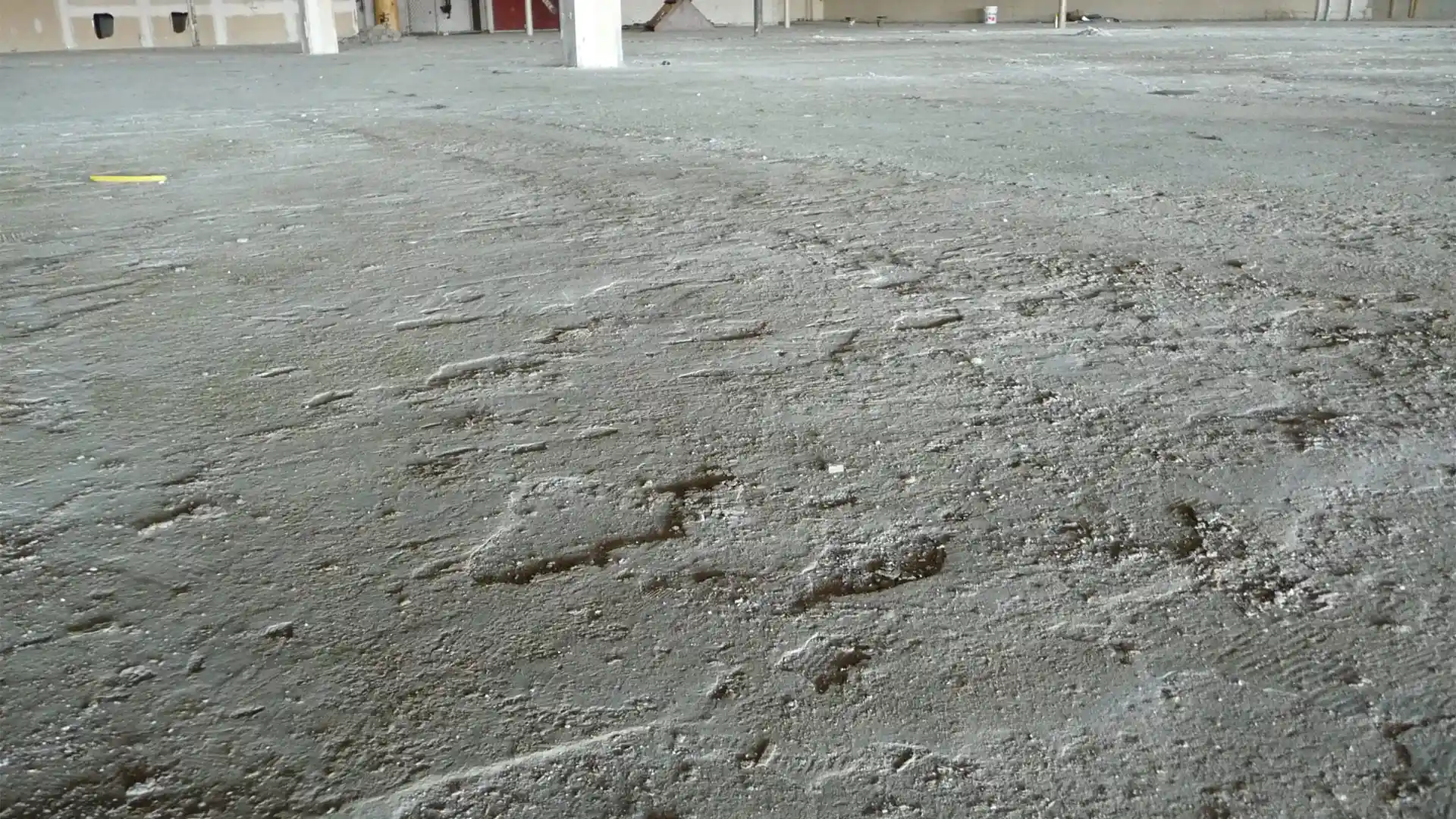 بتن اکسپوز در دکوراسیون داخلی- راهنما، مزایا،کاربرد،تکنیک‌