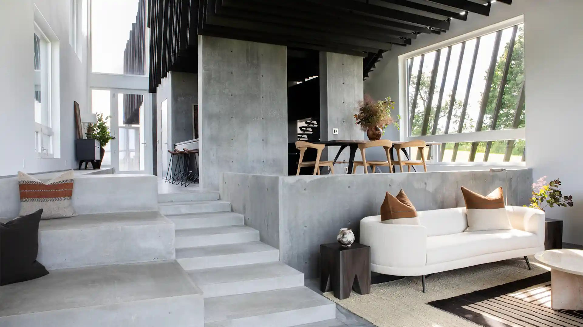 بتن اکسپوز در دکوراسیون داخلی- راهنما، مزایا،کاربرد،تکنیک‌