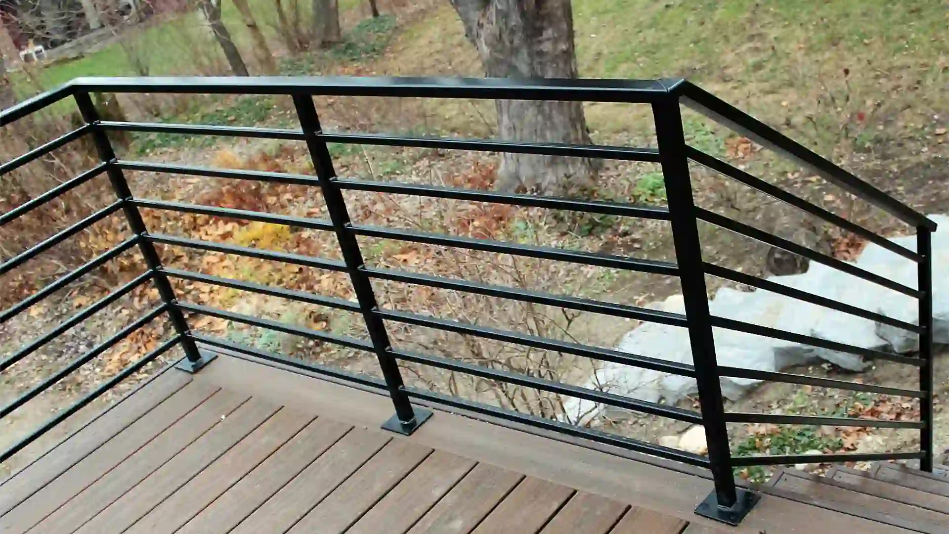 مقایسه نرده بتنی و نرده فلزی