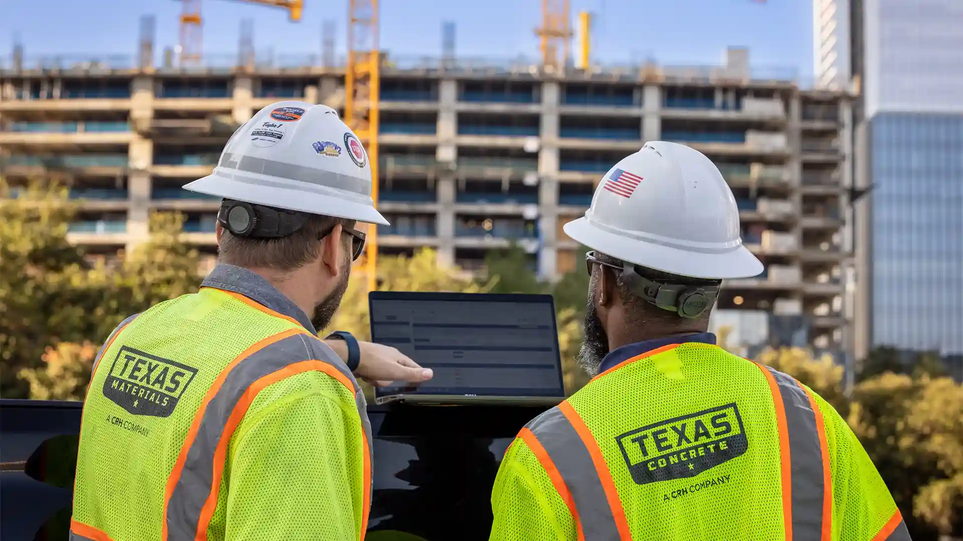 موزاییک پلیمری در پیاده‌‌رو