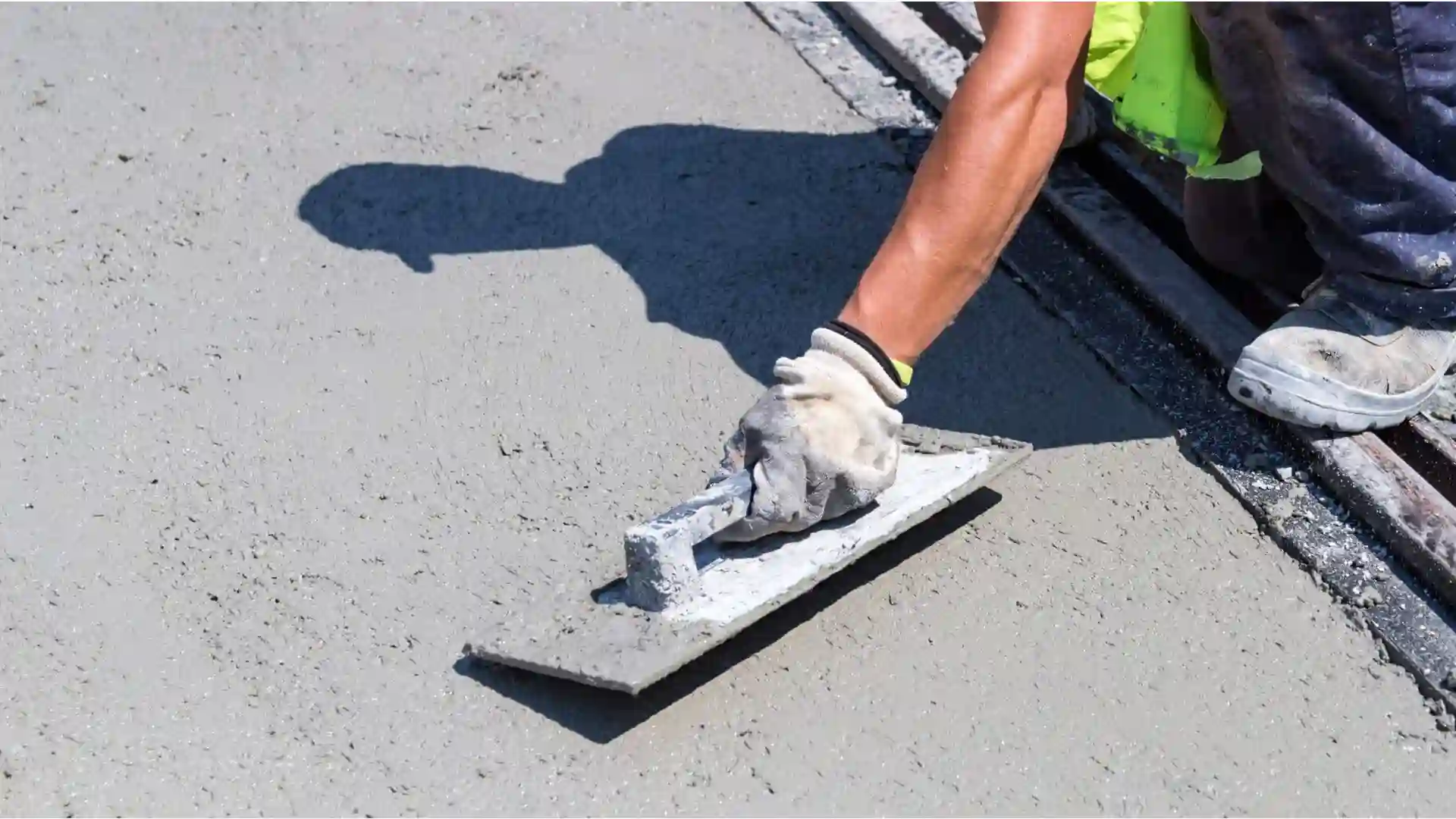 سنگدال بتنی برای پیاده‌رو راهنمای کاربرد، استانداردها🚧